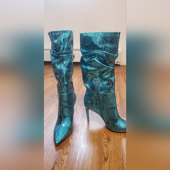 Boots - Picture 4 of 5